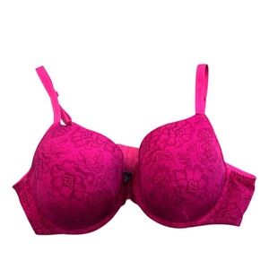 Cacique lightly lined t-shirt underwire bra size 44C